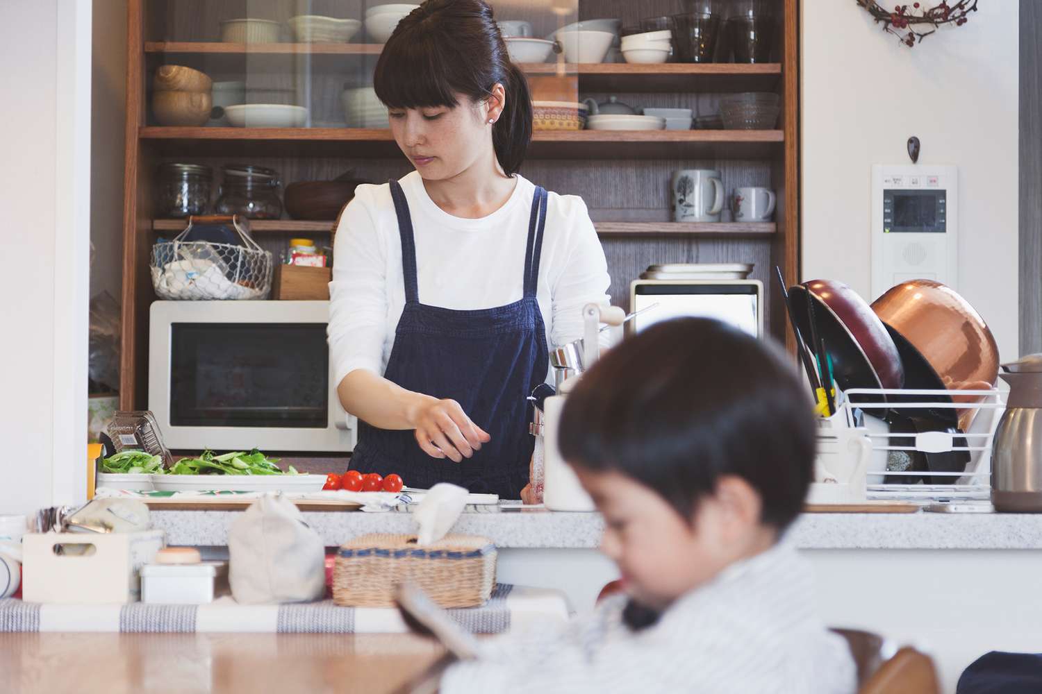 Study Finds Stay-at-Home Moms Should Earn More Than $160,000 PEOPLE.com.